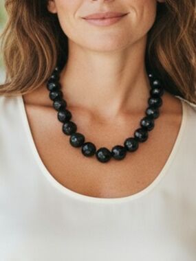 Black Faceted Bead Necklace
